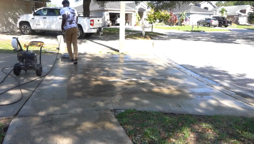 Driveway pressure washing service in Wesley Chapel FL Driveway pressure washing service in Wesley Chapel FL